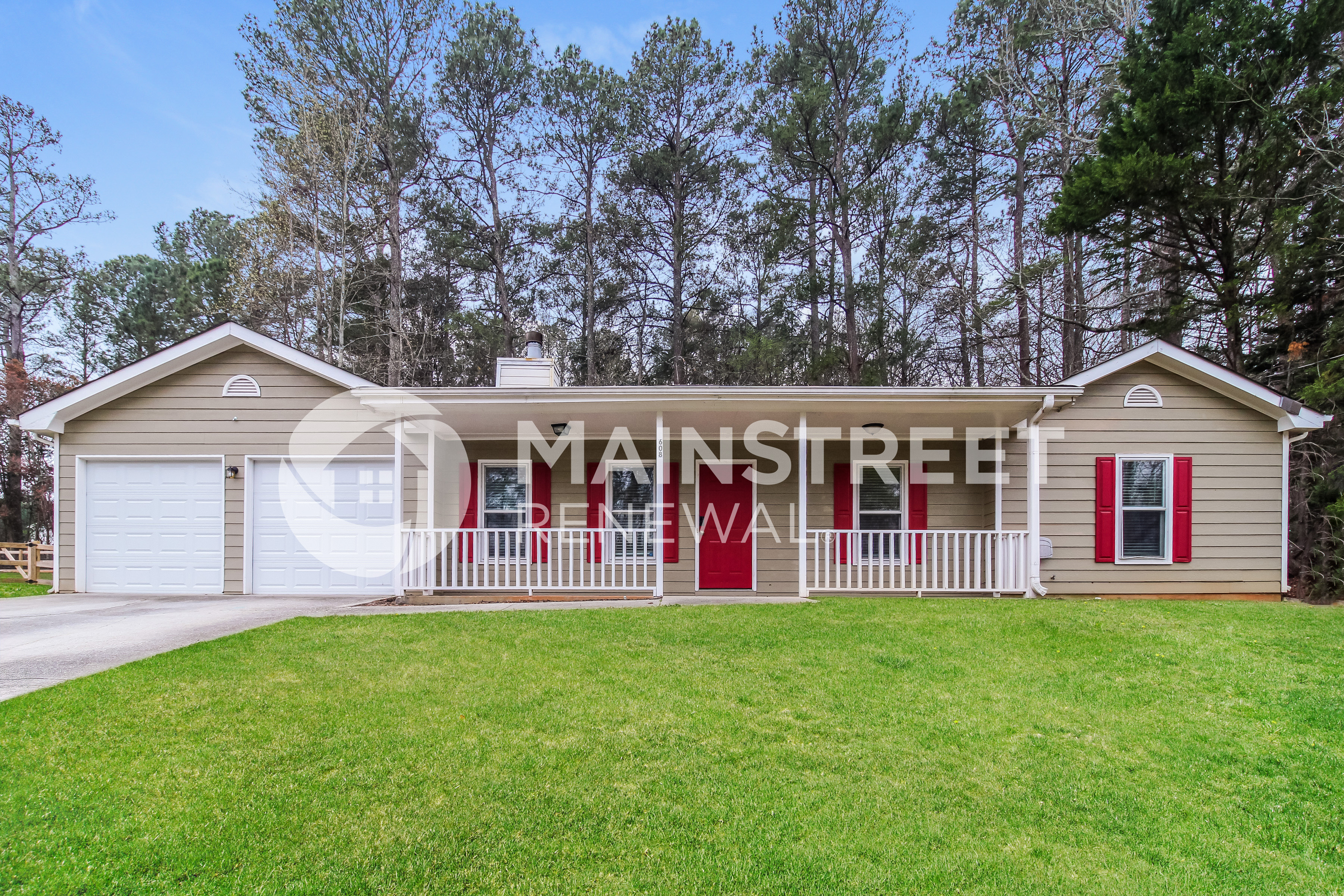608 Hunters Cove Ln Loganville, GA 30052